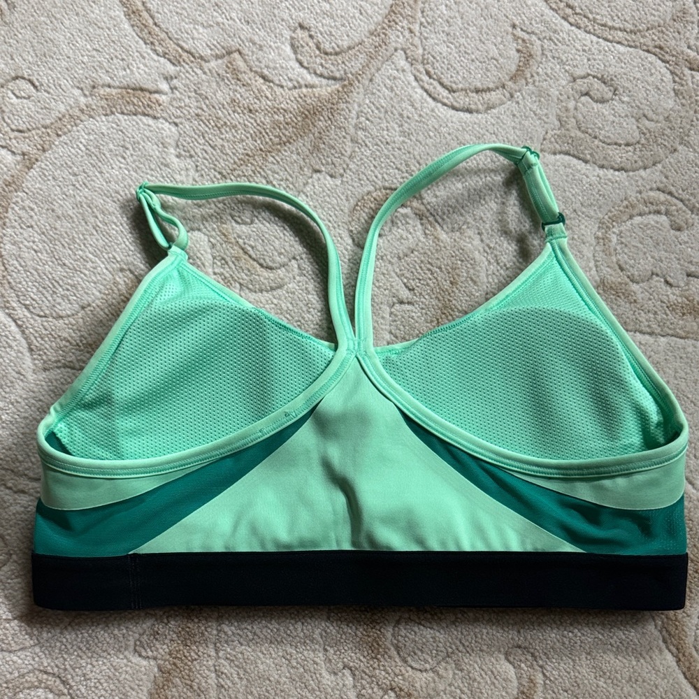 Nike Indy Women's Light-Support Padded U-Neck Sports Bra - M EUC - Picture 3 of 3